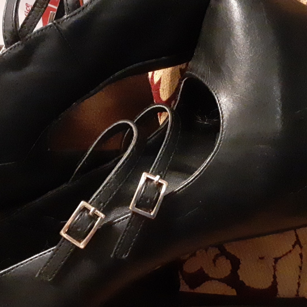 BLACK ANKLE-STRAP PLATFORM HEELS, SZ 9